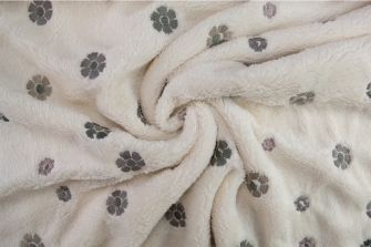 19763-22 embroidery fur