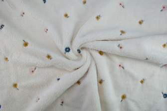 19765-22 embroidery fur