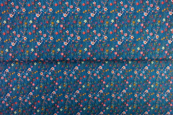 26205-09 ''3D Floral'' print