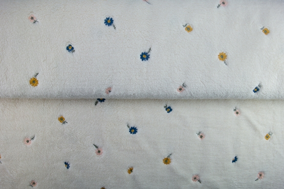 19765-22 embroidery fur