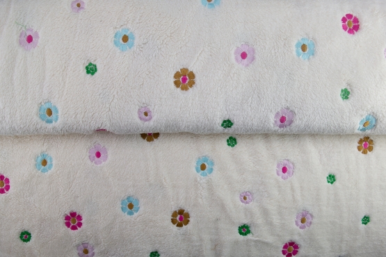 19763-21 embroidery fur