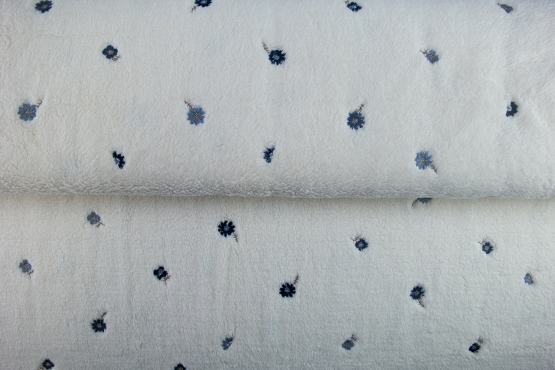 19765-15 embroidery fur